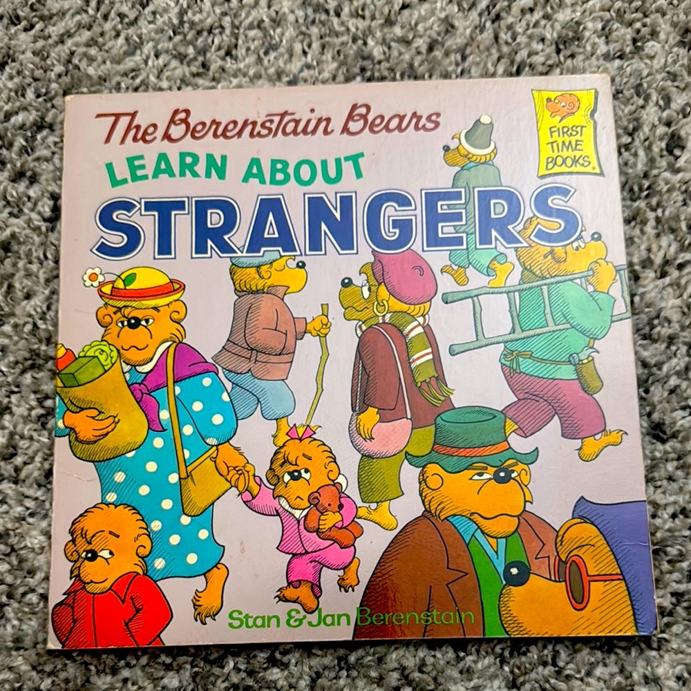 The Berenstain Bears Learn About Strangers Book